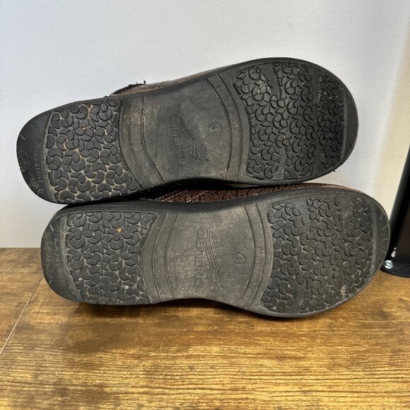 Dansko Shoes Womens 10 EU41 XP 2.0 Brown Floral Tooled Leather Clogs Mules - Picture 10 of 10